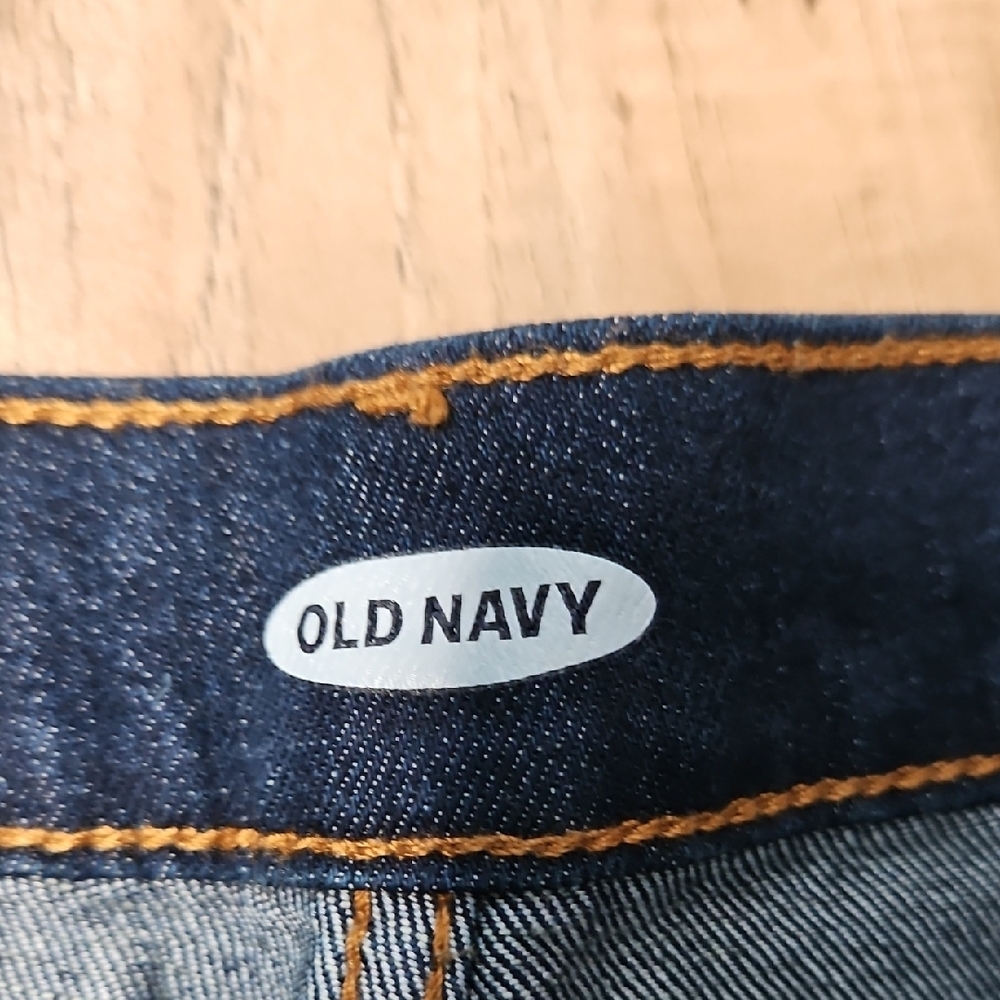 Old Navy Women's Dark Blue Jean Shorts NWT - Picture 2 of 8